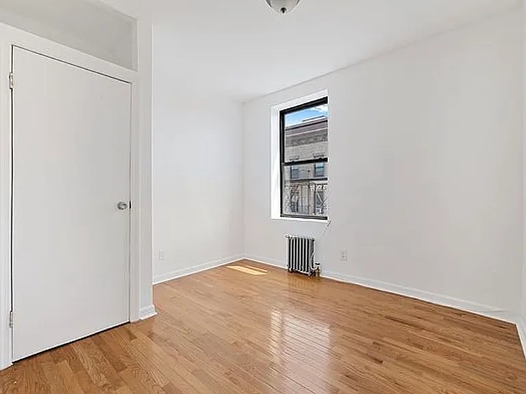 2475 Hughes Ave #4D — Photo 4