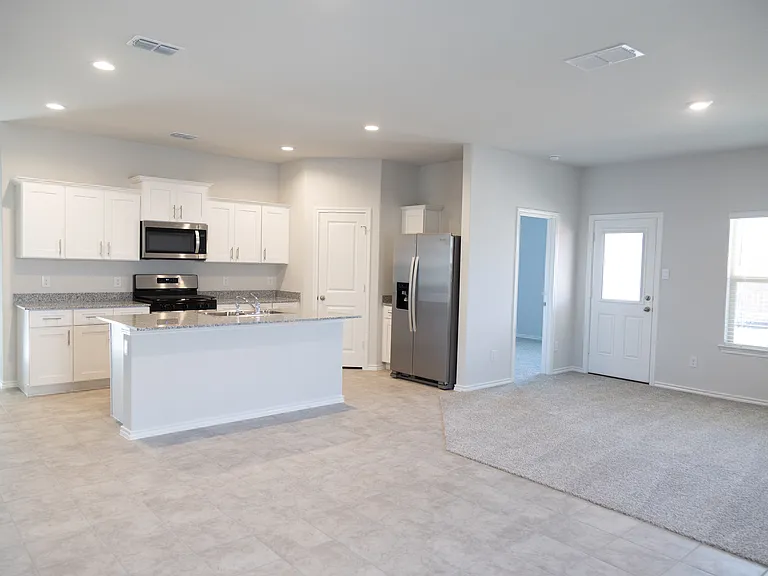537 Derby Ln — Photo 7