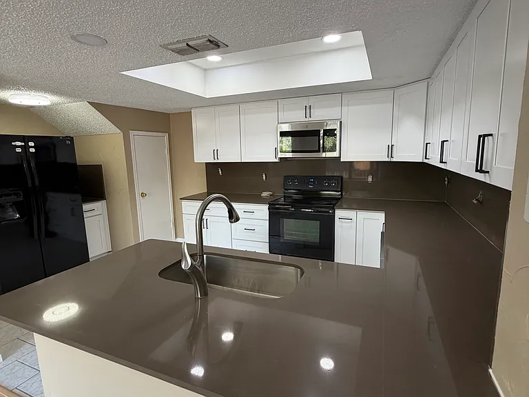 705 Cimarron Trl — Photo 8