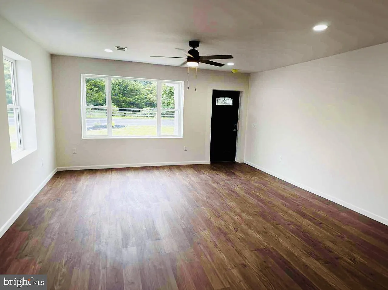 3 bed, 2.0 bath, 1680 sqft, $2,750 — Photo 2