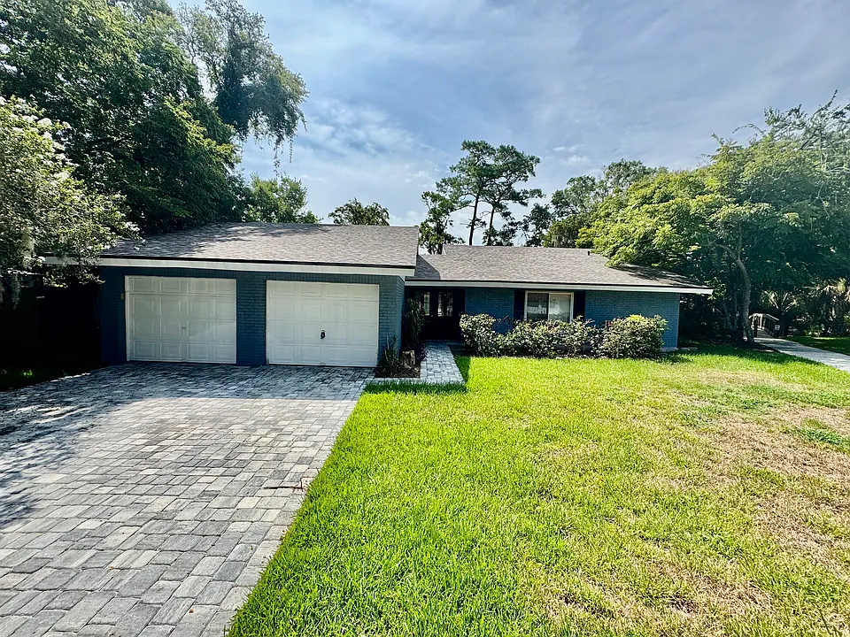 112 Granada Ln