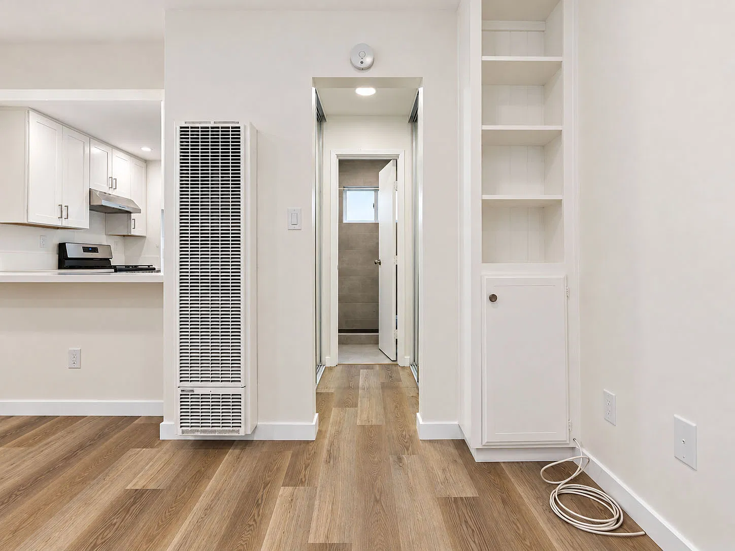 Studio, 400 sqft, $2,095 — Photo 3