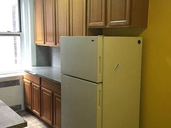 5th image of 4143 39th Pl APT 5M