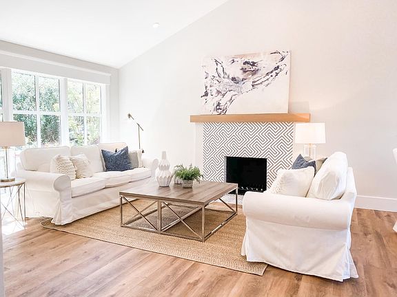 2nd image of 1083 Alameda De Las Pulgas