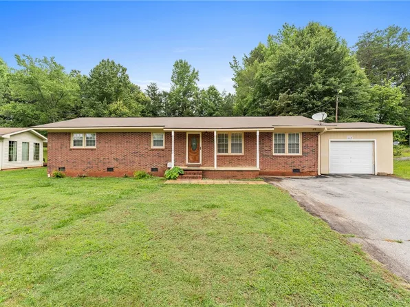 970 Avondale Dr, Seneca, SC 29672