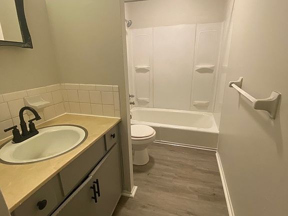 4th image of 6307 Ash Ave APT 10