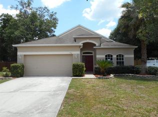 1204 Gordon Oaks Dr, Plant City, FL 33563