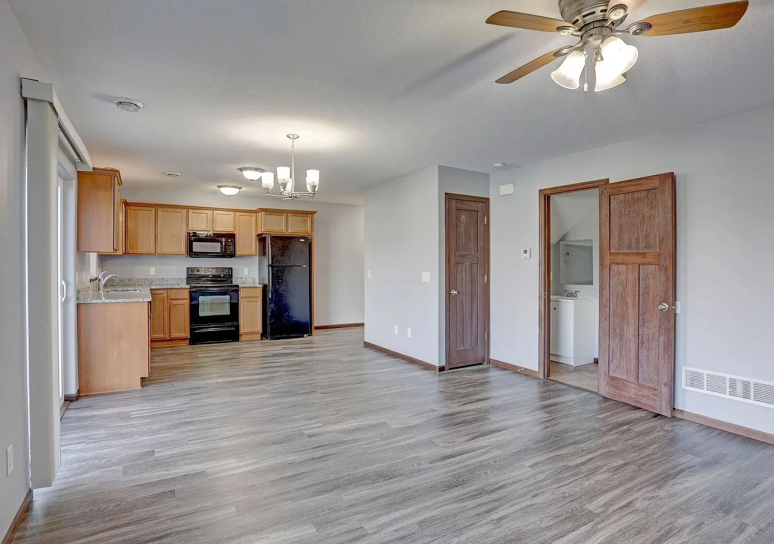 Indigo Crossing Townhomes — Photo 3