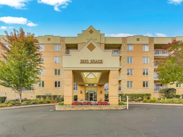 2260 S Grace St APT 402, Lombard, IL 60148