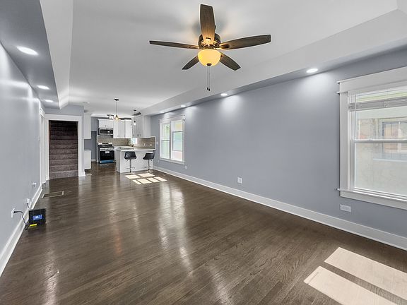3rd image of 827 S 18th Ave