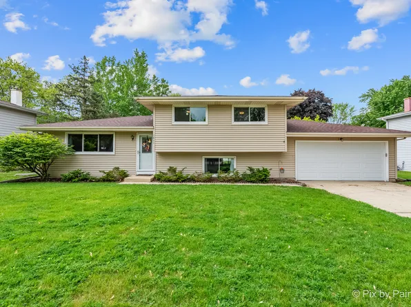 1411 Rita Ave, St Charles, IL 60174