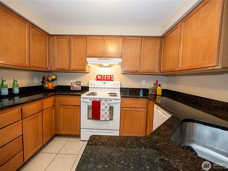 10004 NE 120th Ln #E202 — Photo 4