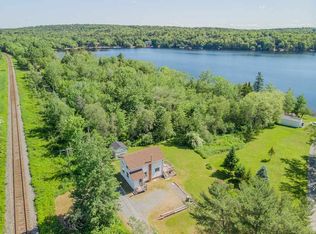 8 Watson Ln, Windsor Junction, NS B2T1G1