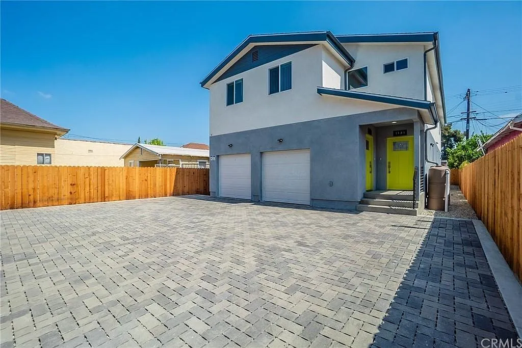 5 bed, $3,650 — Photo 1