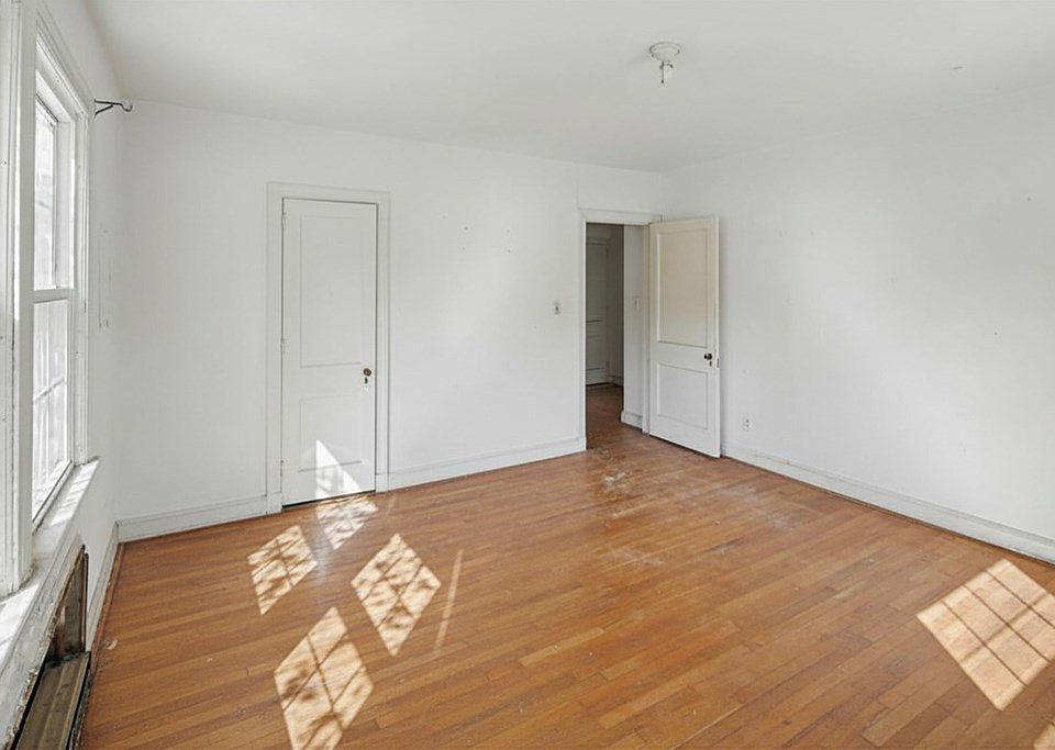22nd image of 379 Old Rock Rd
