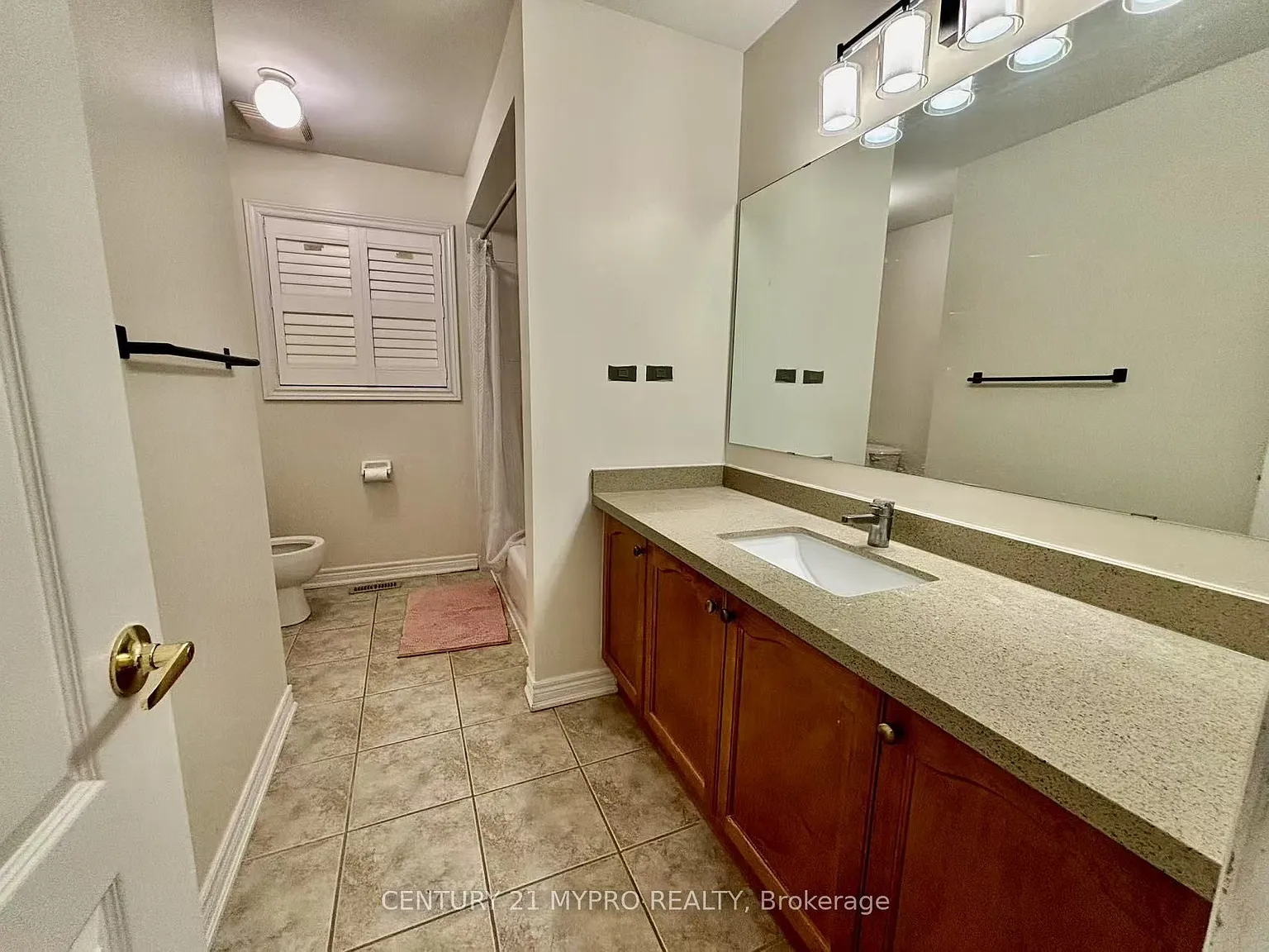 4 bed, $900 — Photo 4