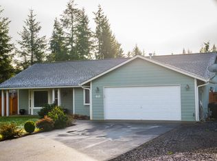 40 E Swallow Ct, Allyn, WA 98524