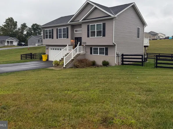 299 Hannah Ln, Bunker Hill, WV 25413