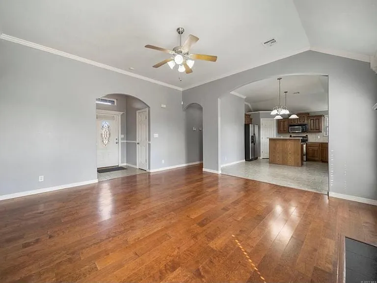1118 E 146th Pl S — Photo 4