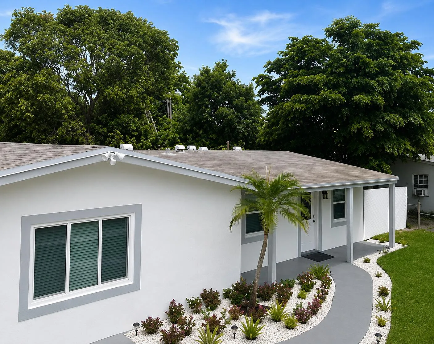4 bed, 2.0 bath, 2678 sqft, $3,800 — Photo 1