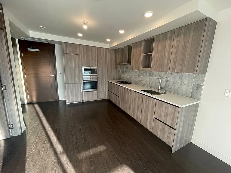 433 SW Marine Dr #1207 — Photo 3