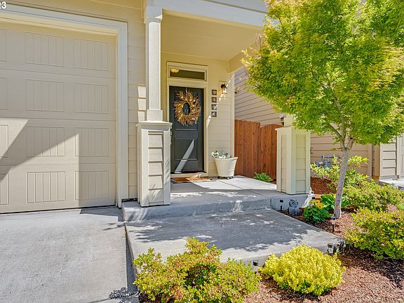 4th image of 3006 NE 74th St