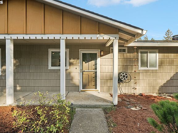 4th image of 16010 SE Lisa Ln