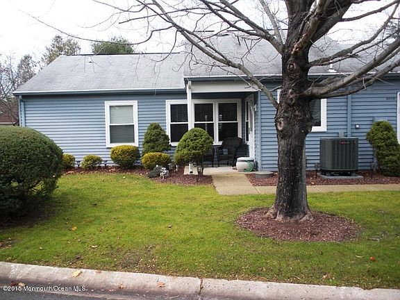 5th image of 804B Westminster Ct