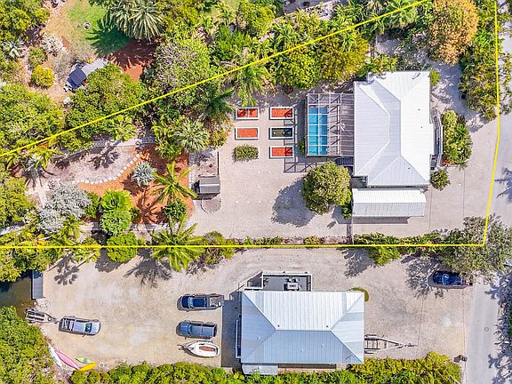 4th image of 83 Sugarloaf Dr