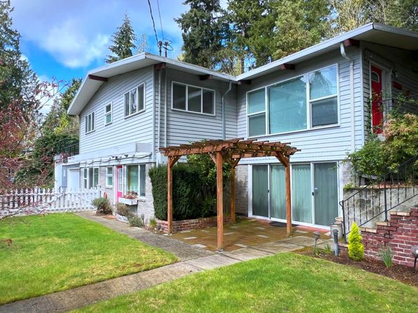 1415 110th Ave NE