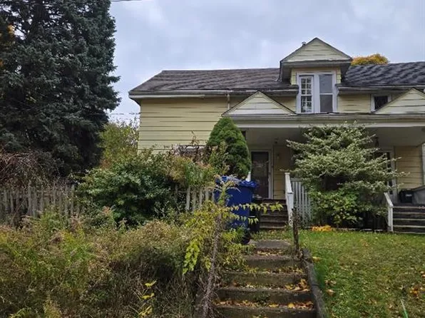 4336 Elgin St, Niagara Falls, ON L2E 2X8