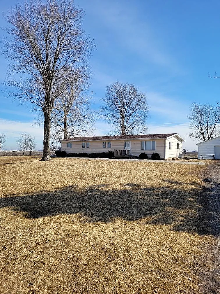 2968 County Road 1000 E photo 1