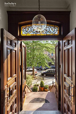 Sold by Sotheby's International Realty | media 3