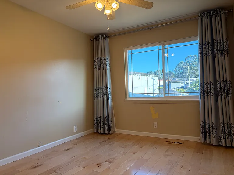 748 Serra Dr — Photo 15