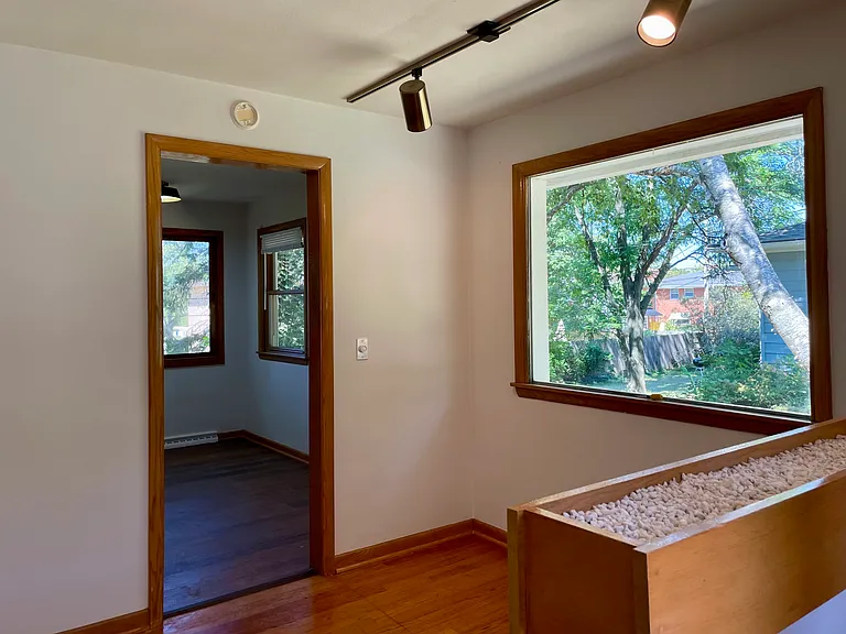 302 N Meadow Ln — Photo 7
