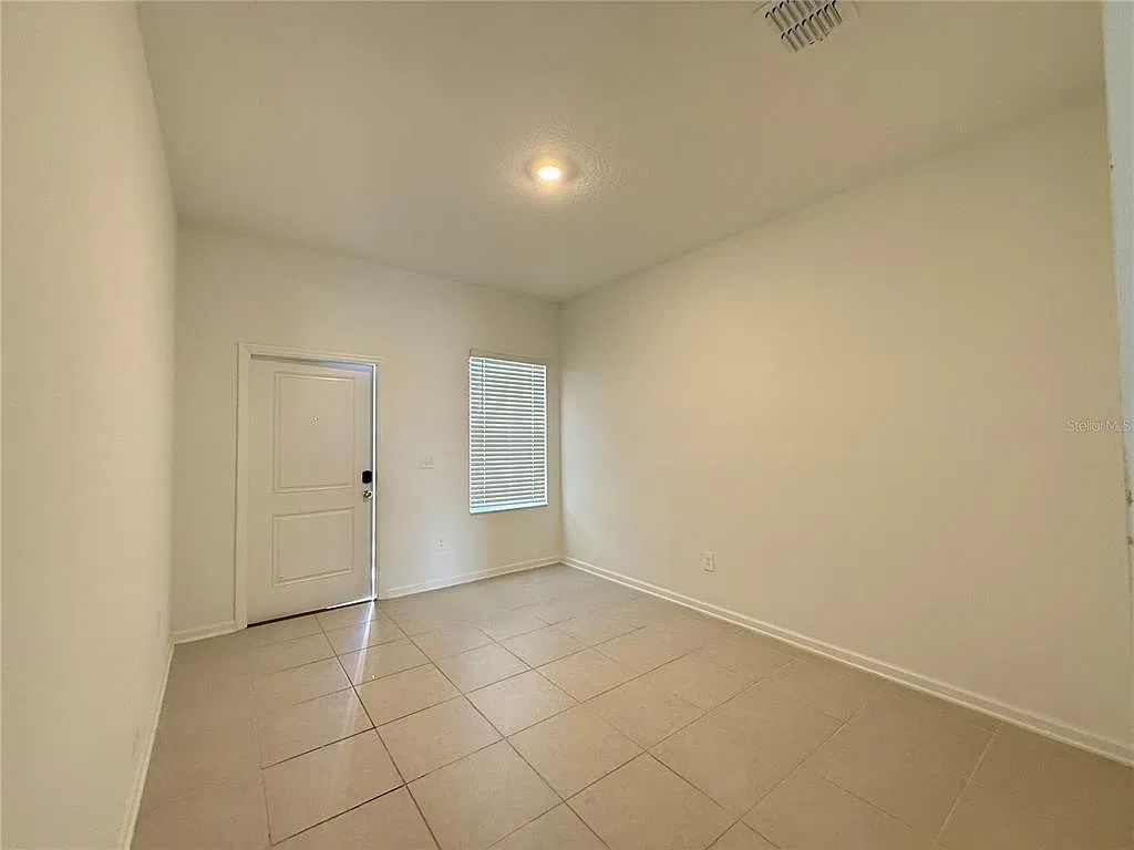 3 bed, 2.5 bath, 1689 sqft, $1,750 — Photo 4