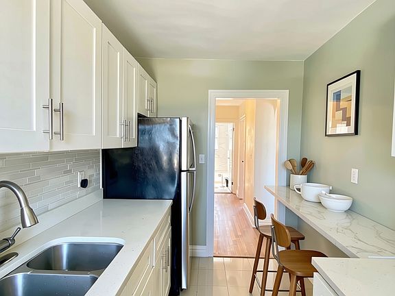 5th image of 17-14 Troutman St #2