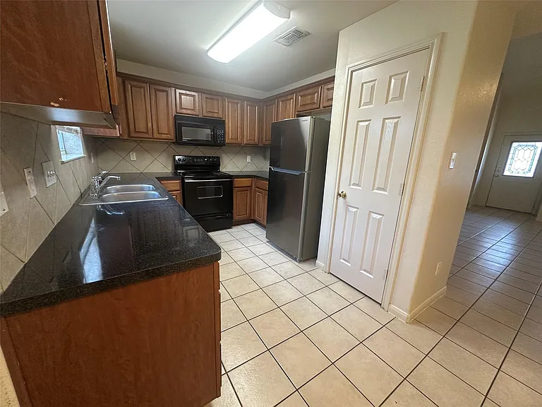 1408 Bergin Ct #B — Photo 6