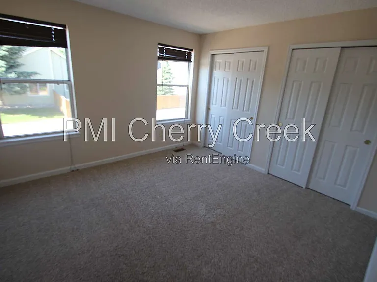 9800 Foxhill Cir — Photo 10