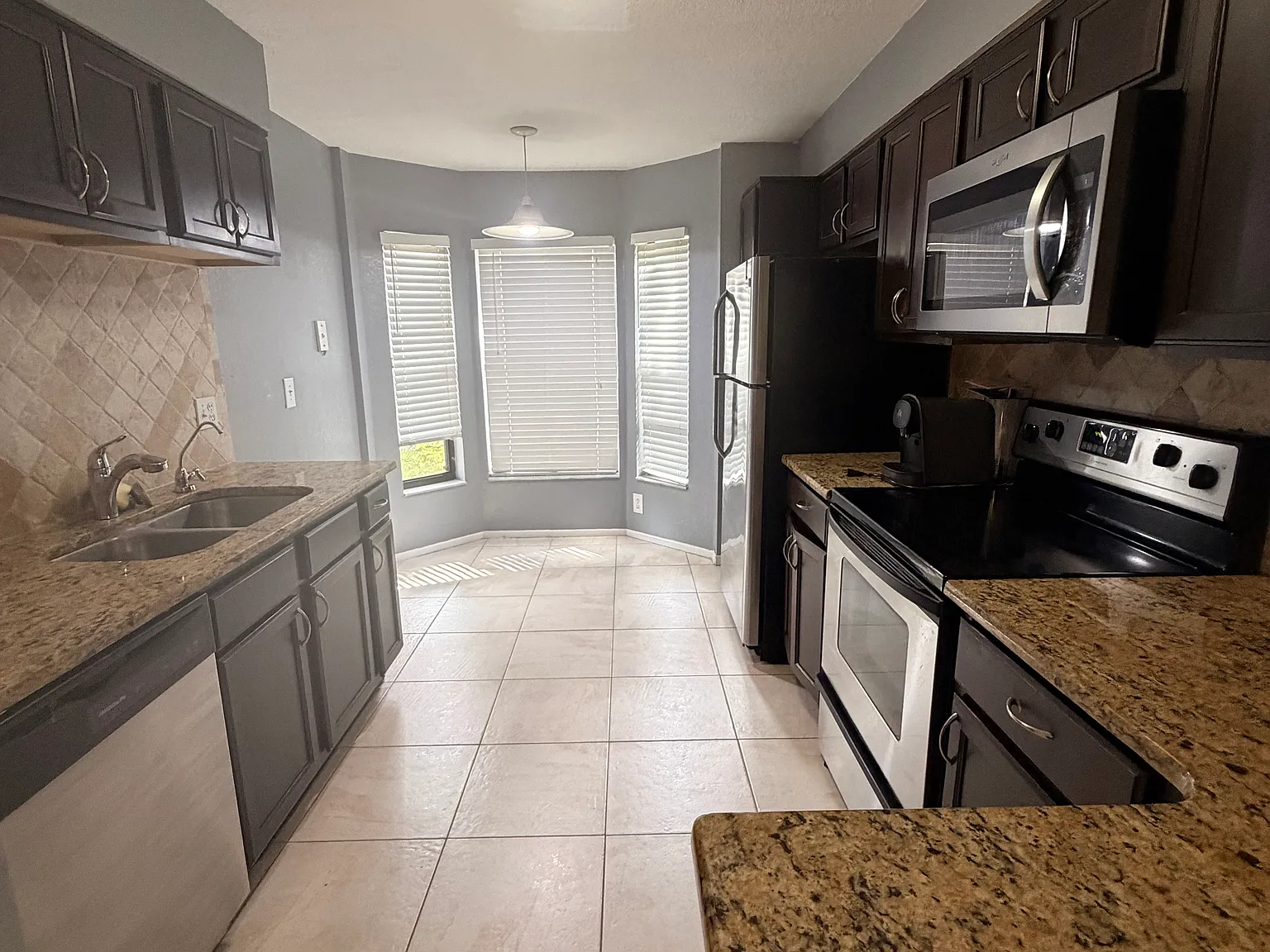 3 bed, 1212 sqft, $2,200 — Photo 1