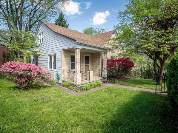 28 West St, Westover, WV 26501