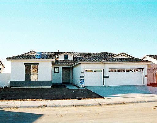 1st image of 4077 E LOMA VISTA Street