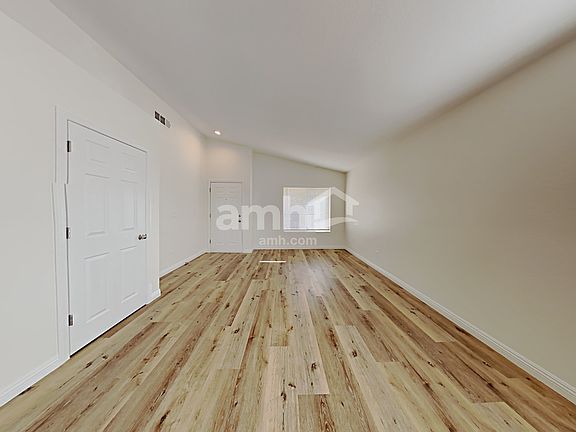 5th image of 138 Windy Creek Ave