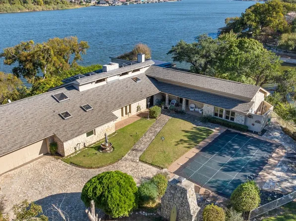 1517 Lakeview Ct, Granbury, TX 76048
