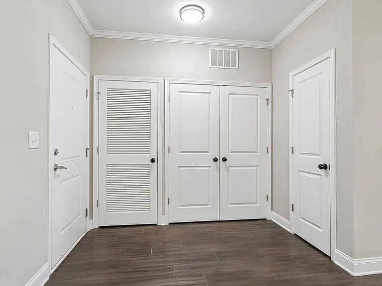 McDowell Creek Court — Photo 8