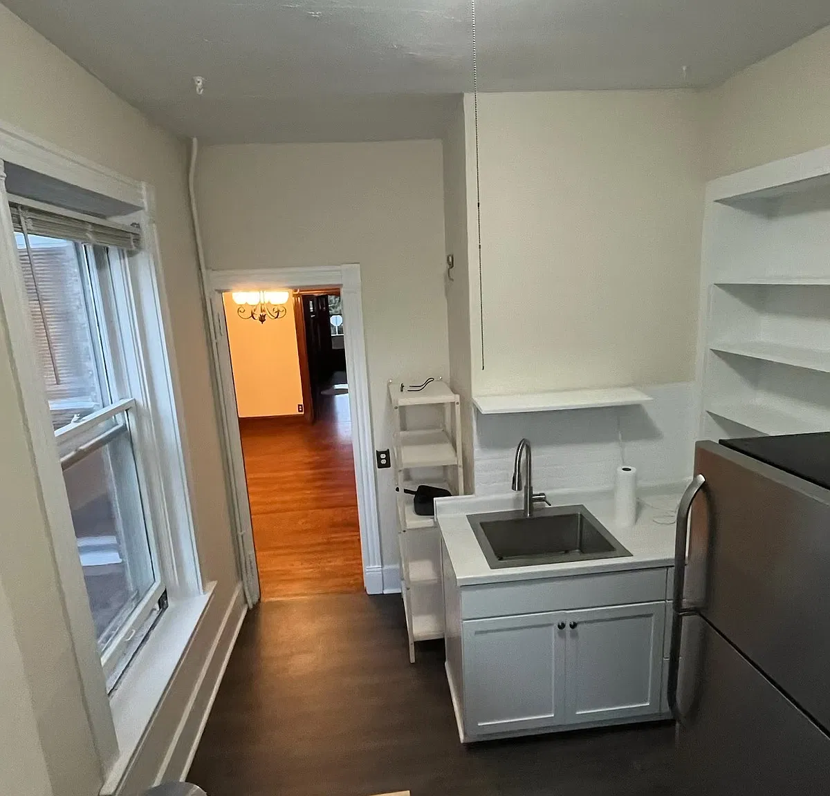 1 bed, 1220 sqft, $1,050 — Photo 3