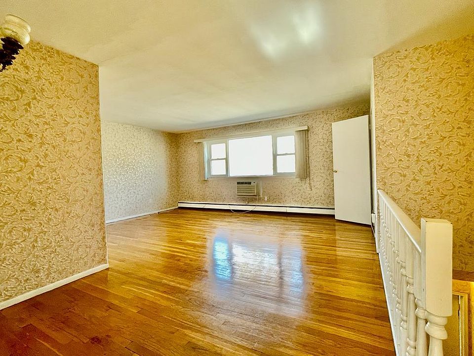 1st image of 2-42 Virginia Dr #242
