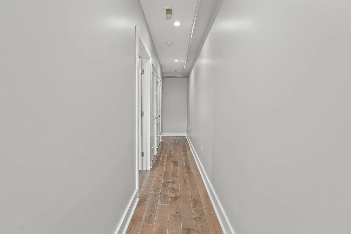 1 bed, 1.5 bath, 700 sqft, $2,400 — Photo 4