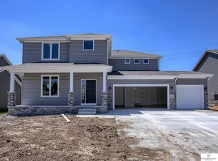 18507 Olive Cir, Omaha, NE 68136