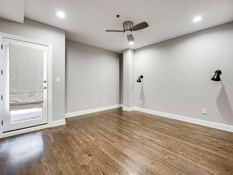 829 Washington St #5 — Photo 6